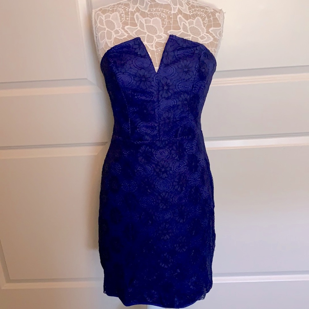 Sleeveless dress